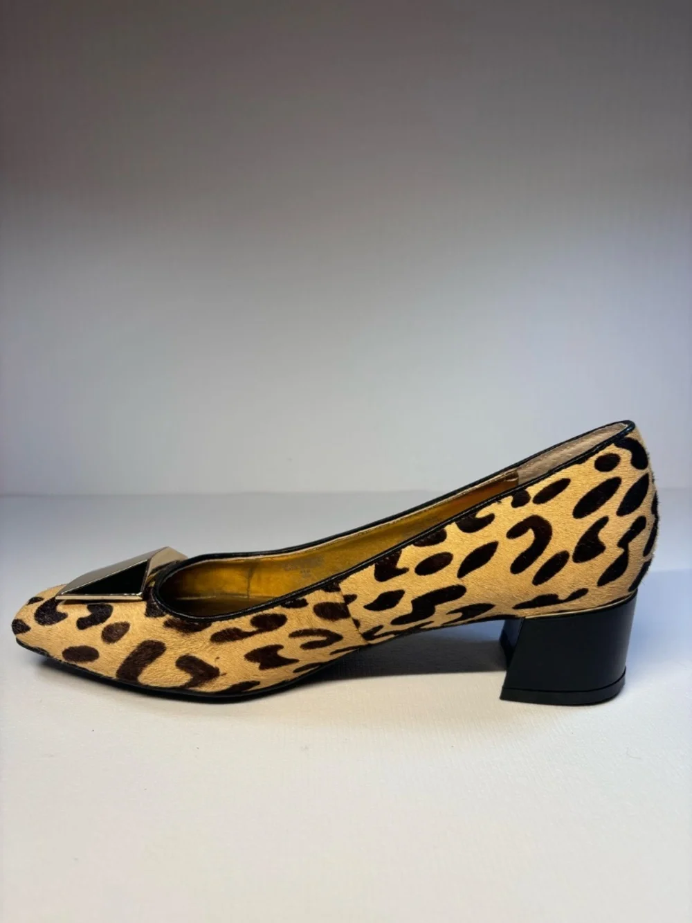 Isaac Mizrahi NY Leopard Calf Hair Block Heel Pumps S 8.5 Animal Print Statement